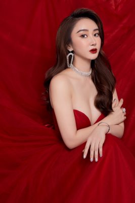 Ms Queen Beauty - Jeon Jade kín đáo, ngọt ngào đón Noel trong bộ ảnh mới - 1