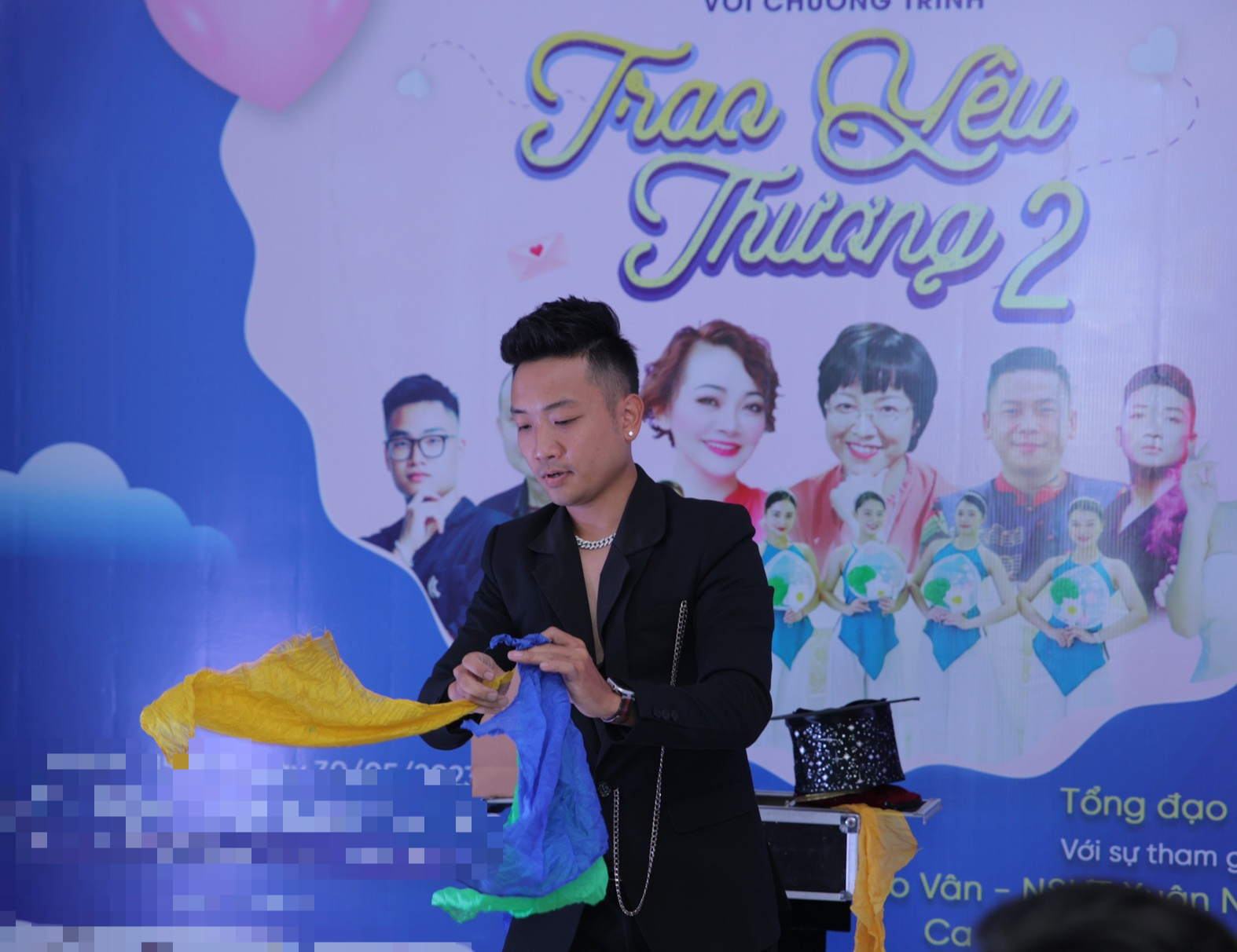 Mẹ con nghệ sĩ Trà My, Xuân Nghĩa, Duy Nguyễn khiến các bệnh nhi cười nghiêng ngả - Ảnh 10.