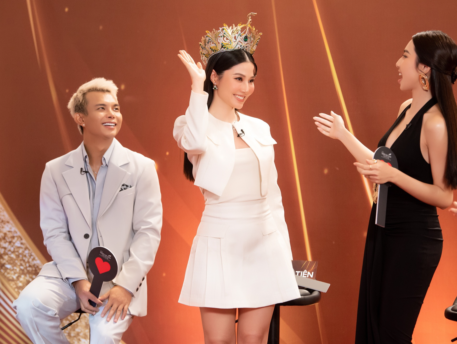 Hoa hậu Thùy Tiên bất ngờ trao vương miện cho Diễm My 9x trước thềm Miss Grand Vietnam 2023 - Ảnh 2.