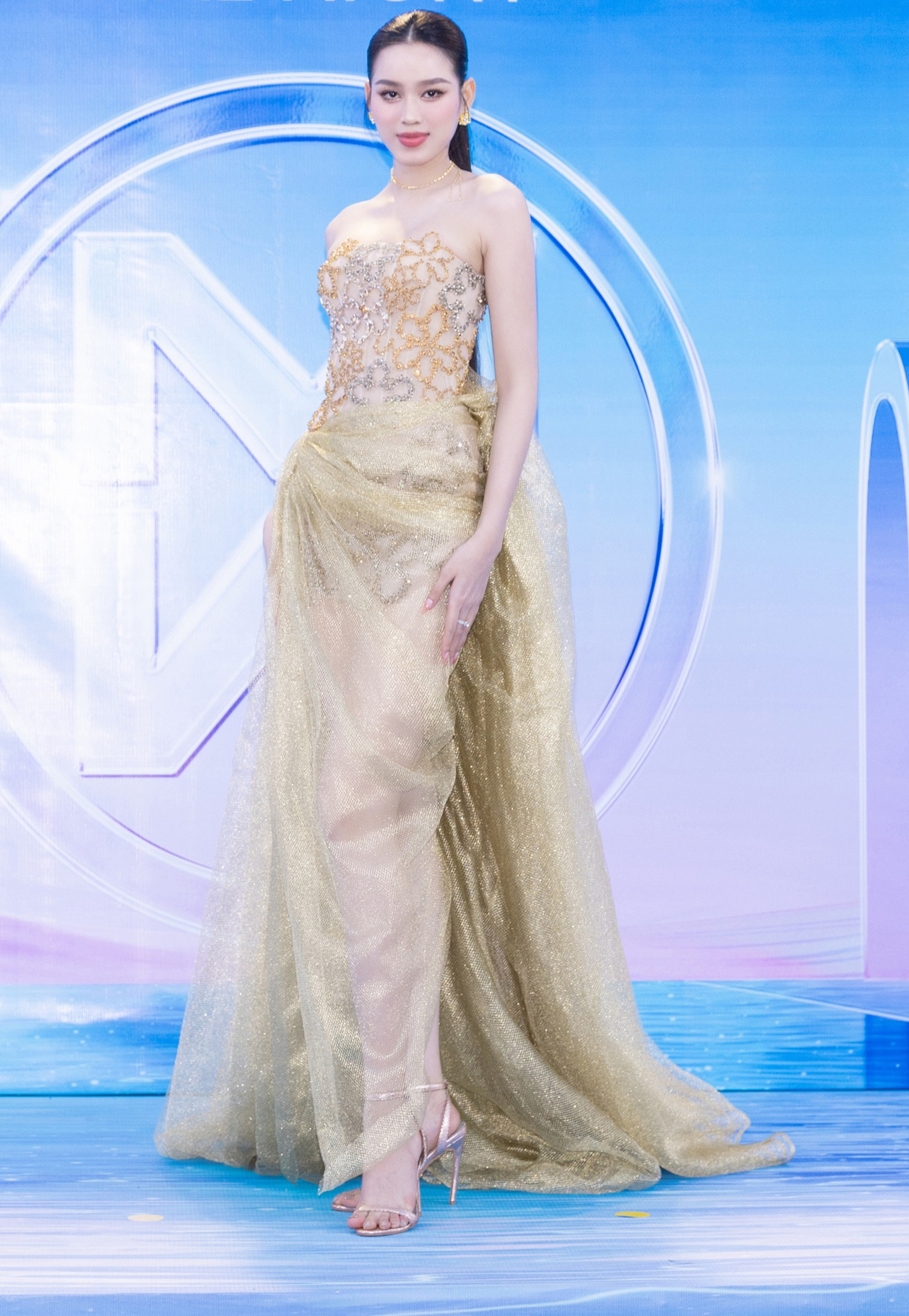 Chung kết Miss World Vietnam 2023: Hoa hậu Mai Phương &quot;đọ sắc&quot; với Hoa hậu Bảo Ngọc, ai quyến rũ hơn? - Ảnh 7.