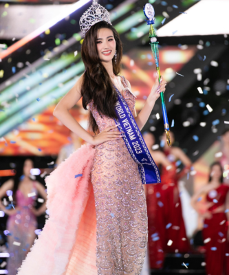 Huỳnh Trần Ý Nhi đăng quang Miss World Vietnam 2023 - Ảnh 1.