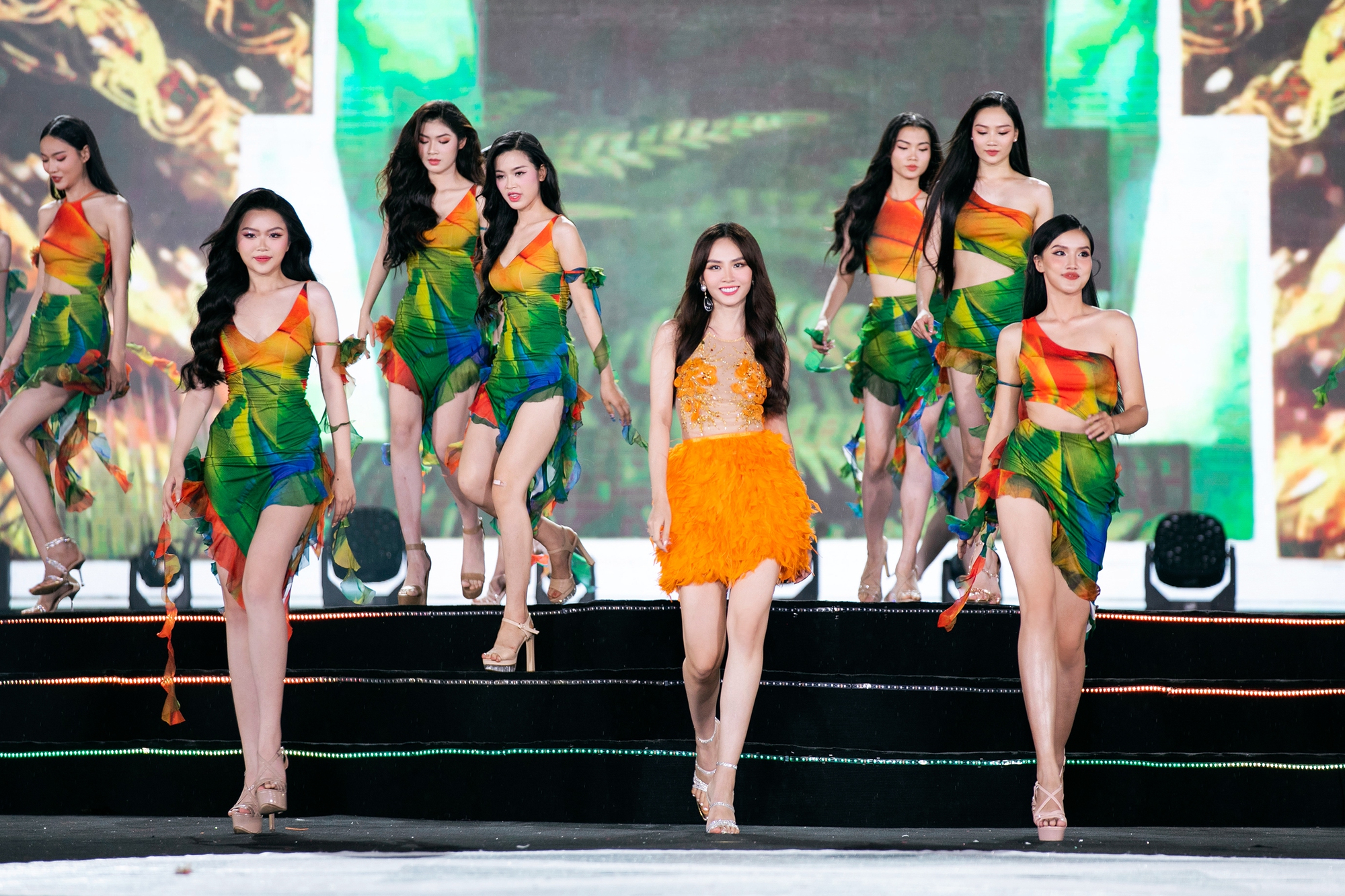 Chung kết Miss World Vietnam 2023: Hoa khôi bóng chuyền lọt Top 10  - Ảnh 1.