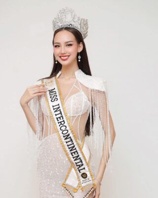 Hoa hậu Bảo Ngọc xinh đẹp, quyến rũ khi "tiếp lửa" cho Á hậu Ngọc Hằng tại Miss Intercontinental 2023 - Ảnh 1.