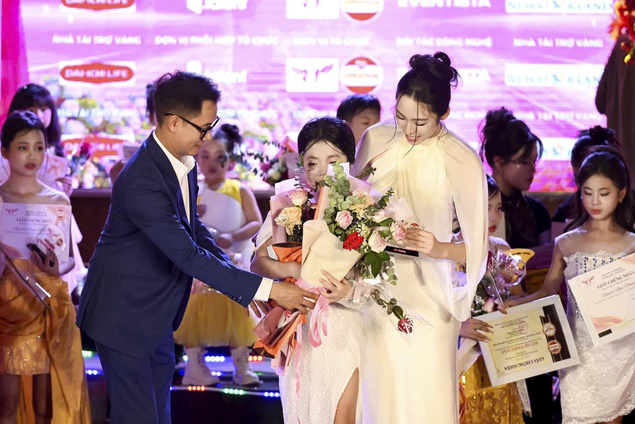 Lê Nguyễn Nhã Như nhận giải “Thí sinh truyền cảm hứng” tại Thiên thần Quảng cáo Việt Nam 2026. Lê Nguyễn Nhã Như nhận giải “Thí sinh truyền cảm hứng” tại Thiên thần Quảng cáo Việt Nam 2026.